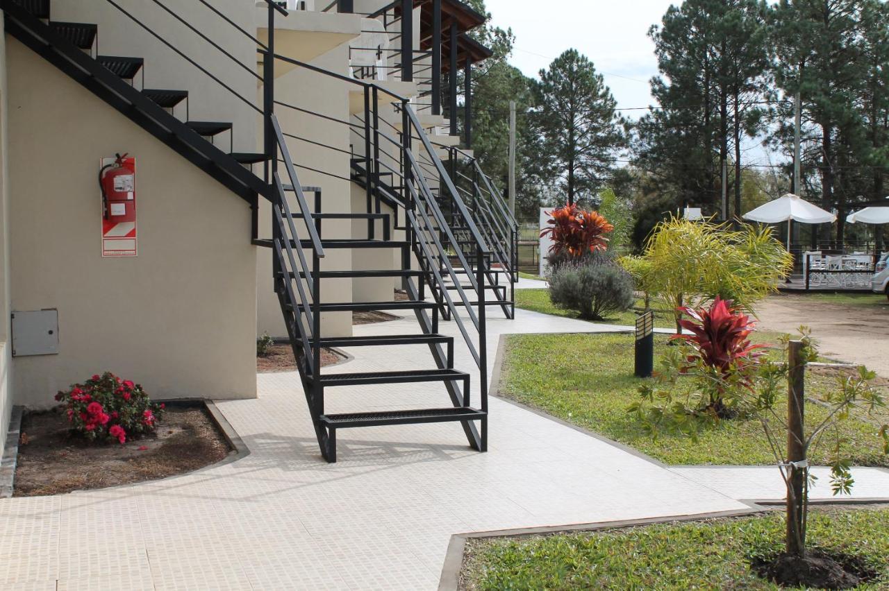 Brisas Del Lago Apartamentos Colón Exteriör bild