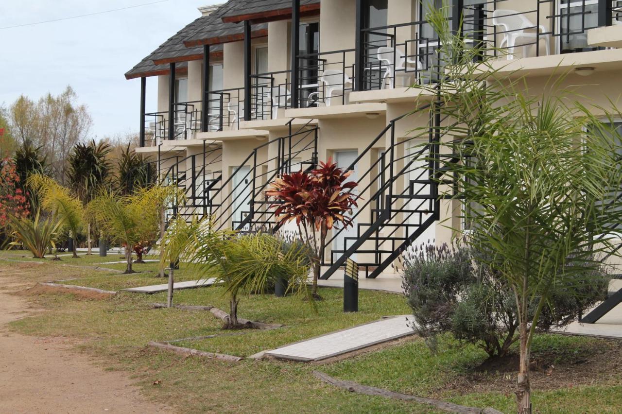 Brisas Del Lago Apartamentos Colón Exteriör bild