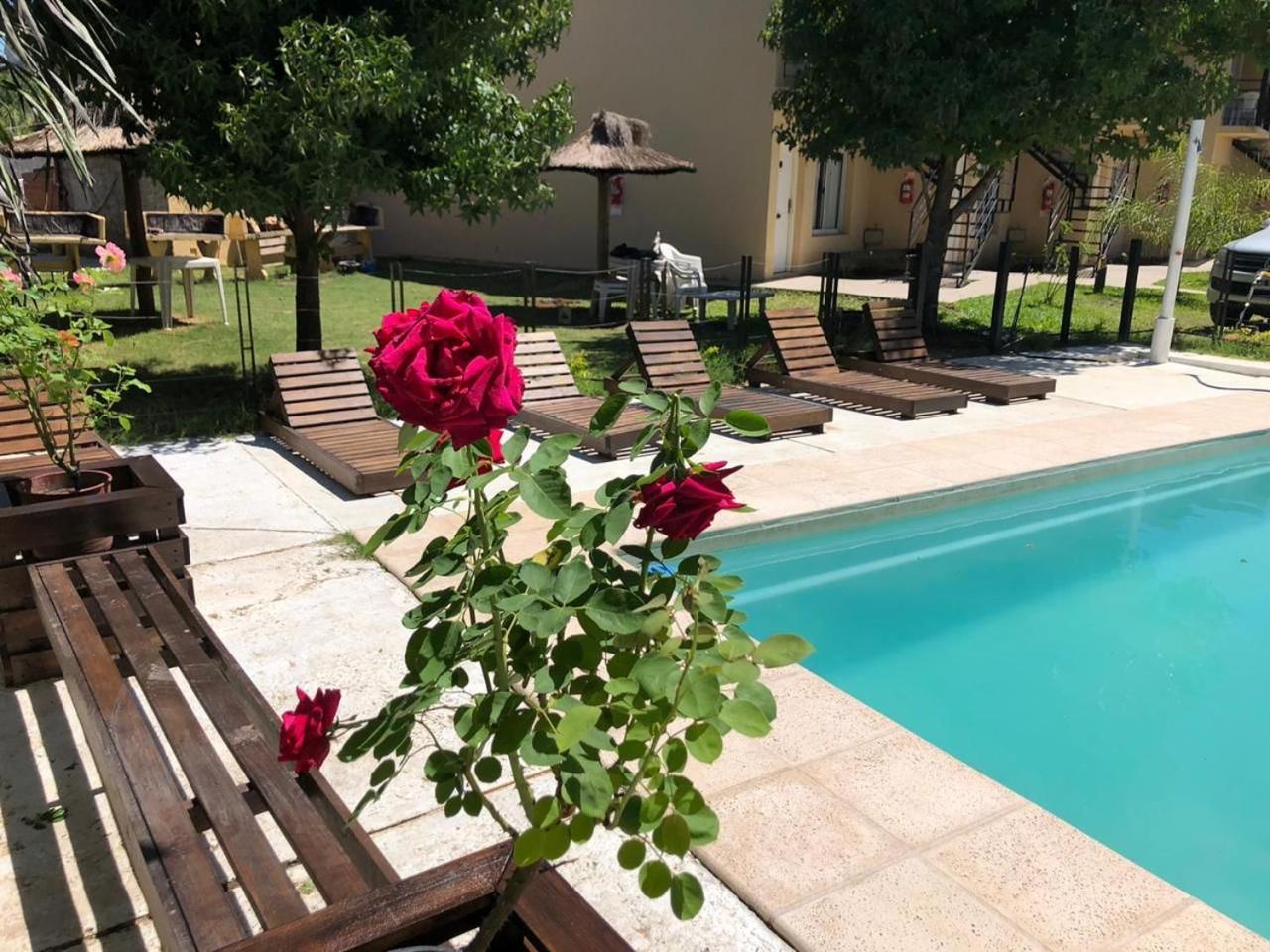Brisas Del Lago Apartamentos Colón Exteriör bild