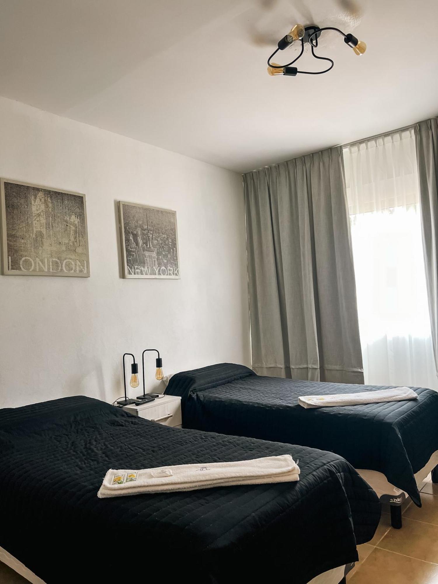 Brisas Del Lago Apartamentos Colón Exteriör bild