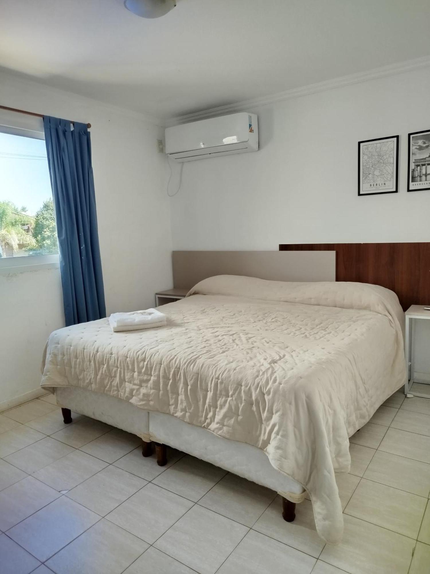 Brisas Del Lago Apartamentos Colón Exteriör bild